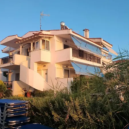 Iris Seafront Apartment