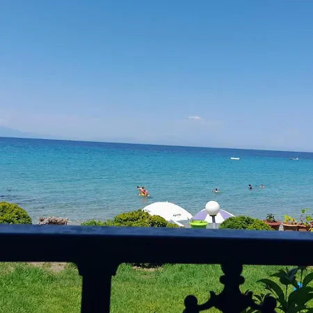Iris Seafront * Fourka