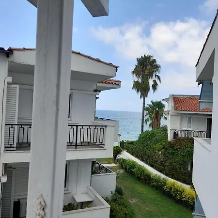 Iris Seafront Apartment