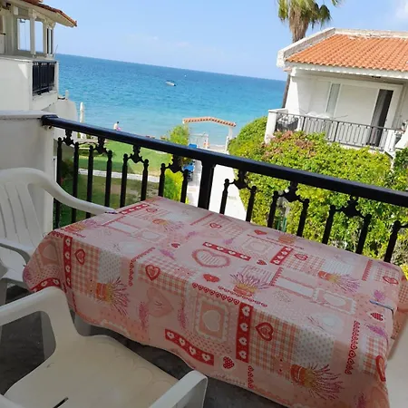 Iris Seafront Apartment