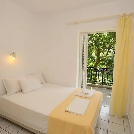 Iris Seafront Apartament