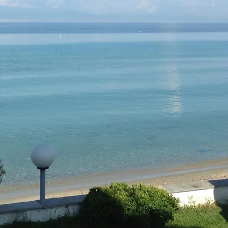 Apartament Iris Seafront Fourka