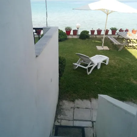 Iris Seafront * Fourka