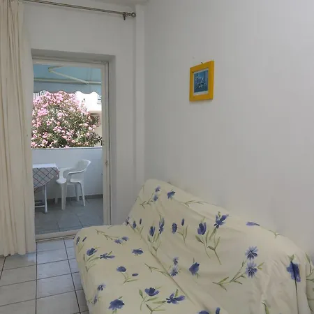 Iris Seafront Apartmán