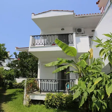 Iris Seafront Apartmán *