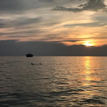 Iris Seafront Fourka