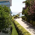 Iris Seafront *