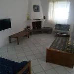 Iris Seafront Apartment