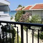 Iris Seafront Apartment
