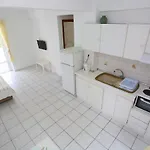 Iris Seafront Apartment *