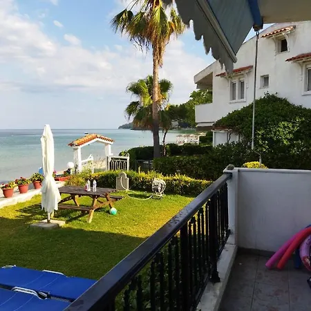 Apartament Iris Seafront *