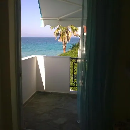 Apartament Iris Seafront *