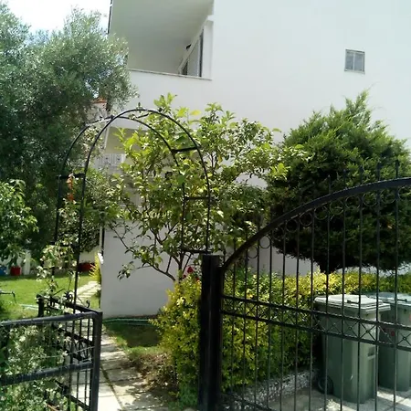 Apartament Iris Seafront Fourka