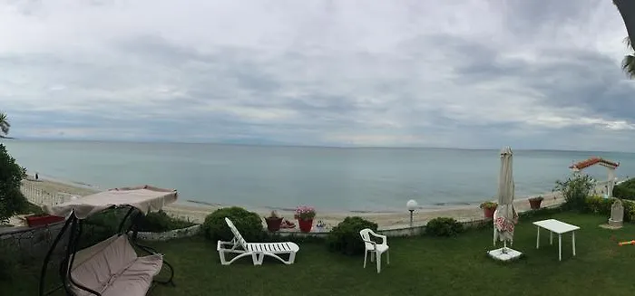 Apartment Iris Seafront *